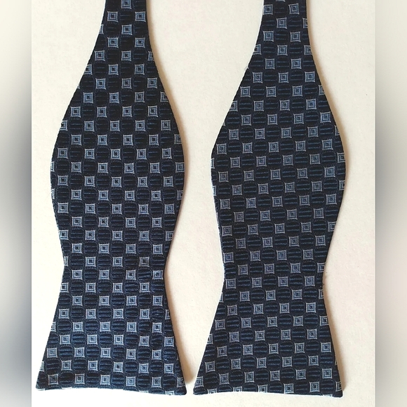 tommy hilfiger bowtie